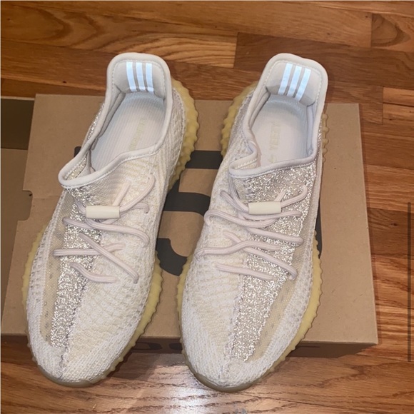 Yeezy Boost 350 - Barely Worn - Picture 5 of 7